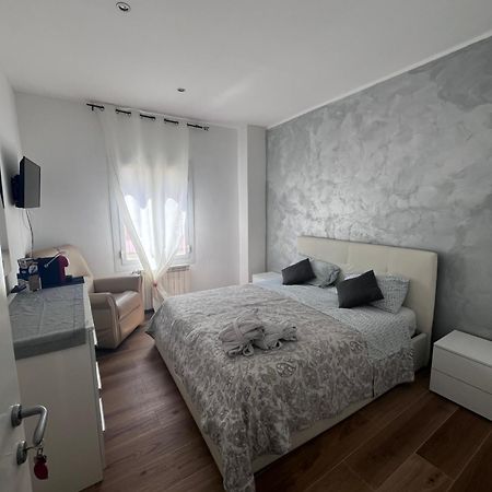 Hotel La Casa Del Giglio Albenga Esterno foto