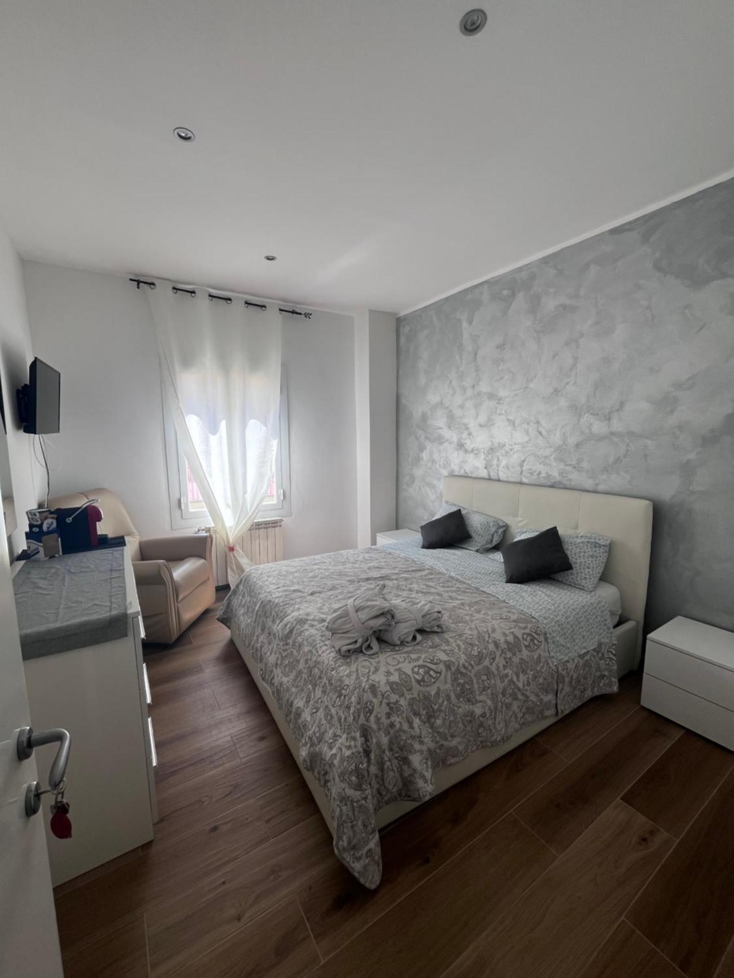 Hotel La Casa Del Giglio Albenga Esterno foto