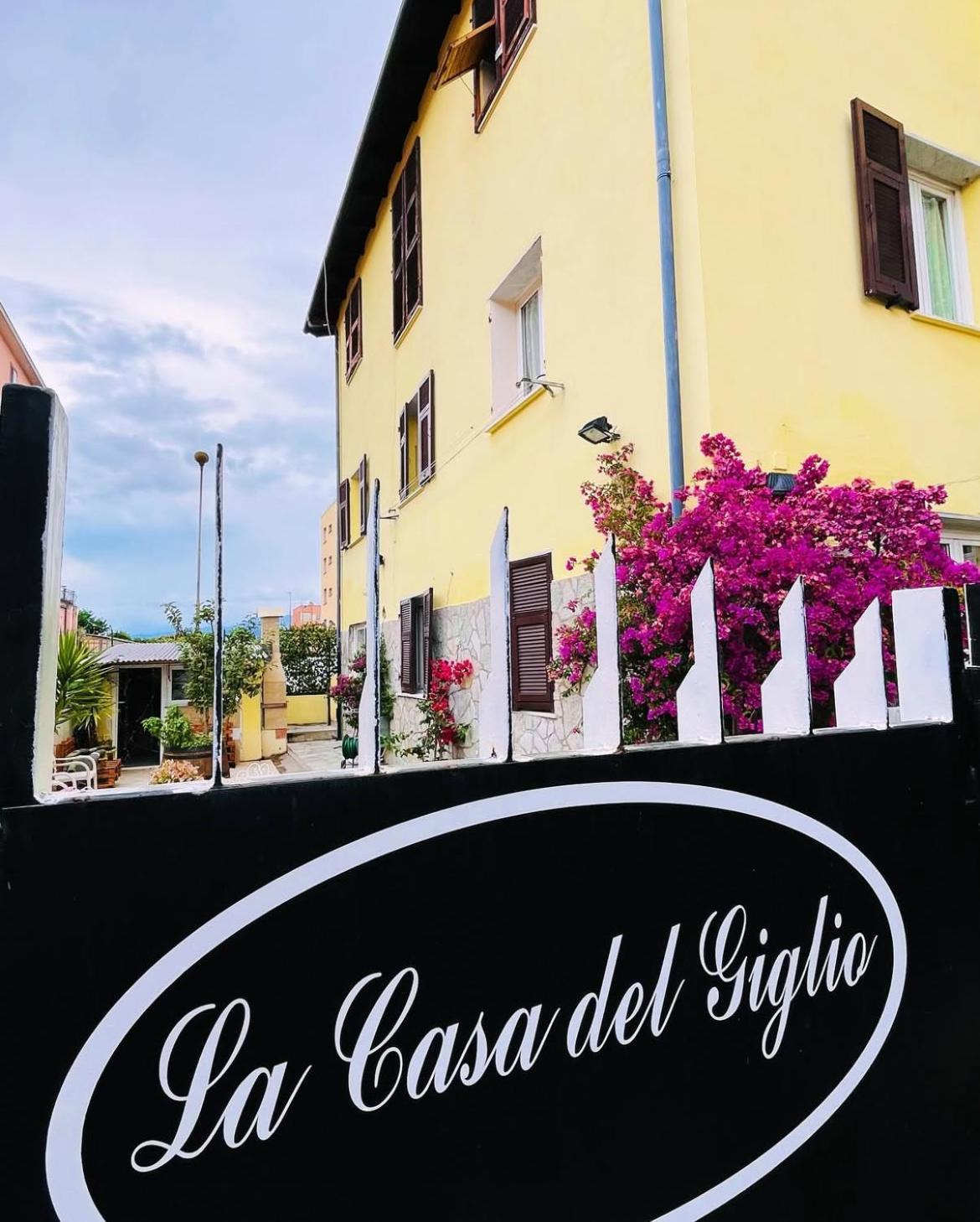 Hotel La Casa Del Giglio Albenga Esterno foto