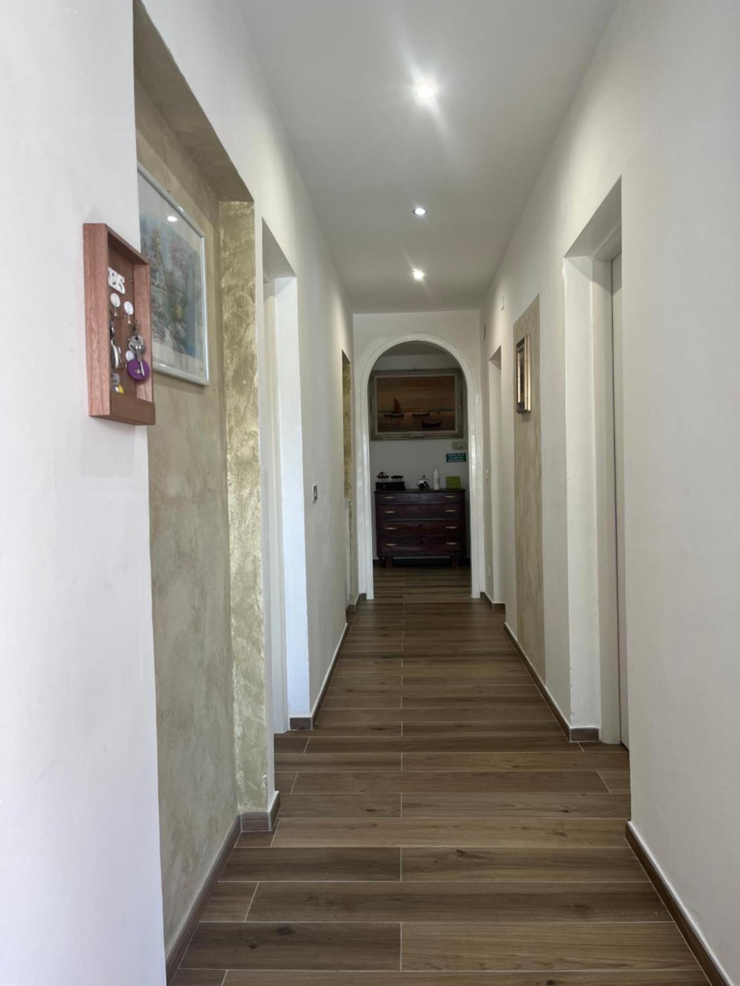 Hotel La Casa Del Giglio Albenga Esterno foto