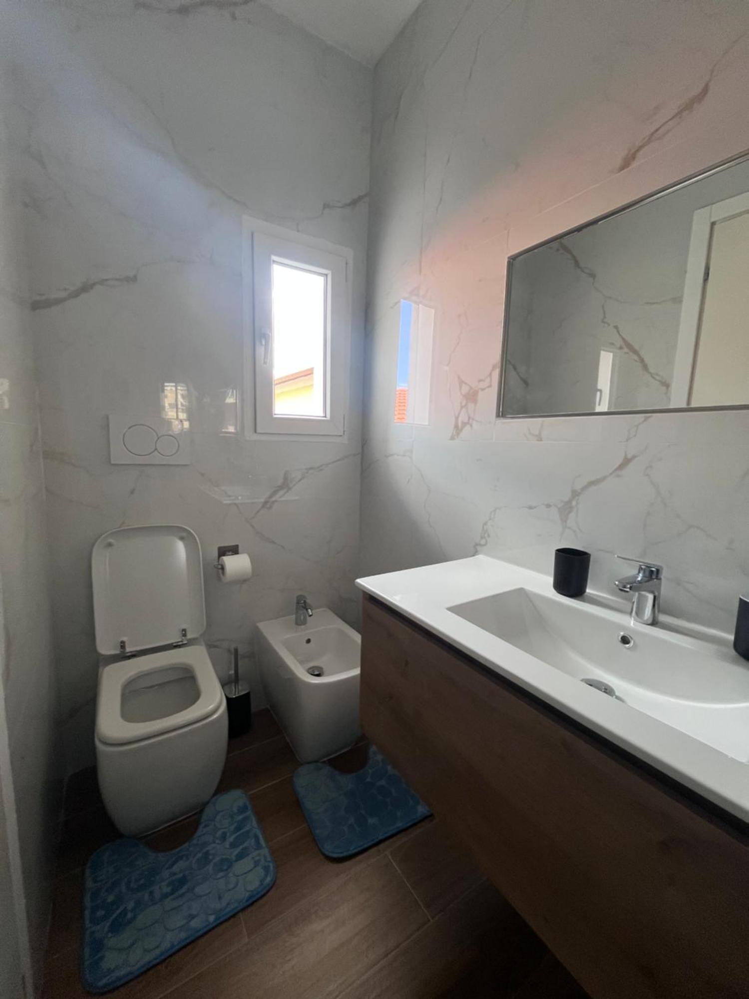 Hotel La Casa Del Giglio Albenga Esterno foto