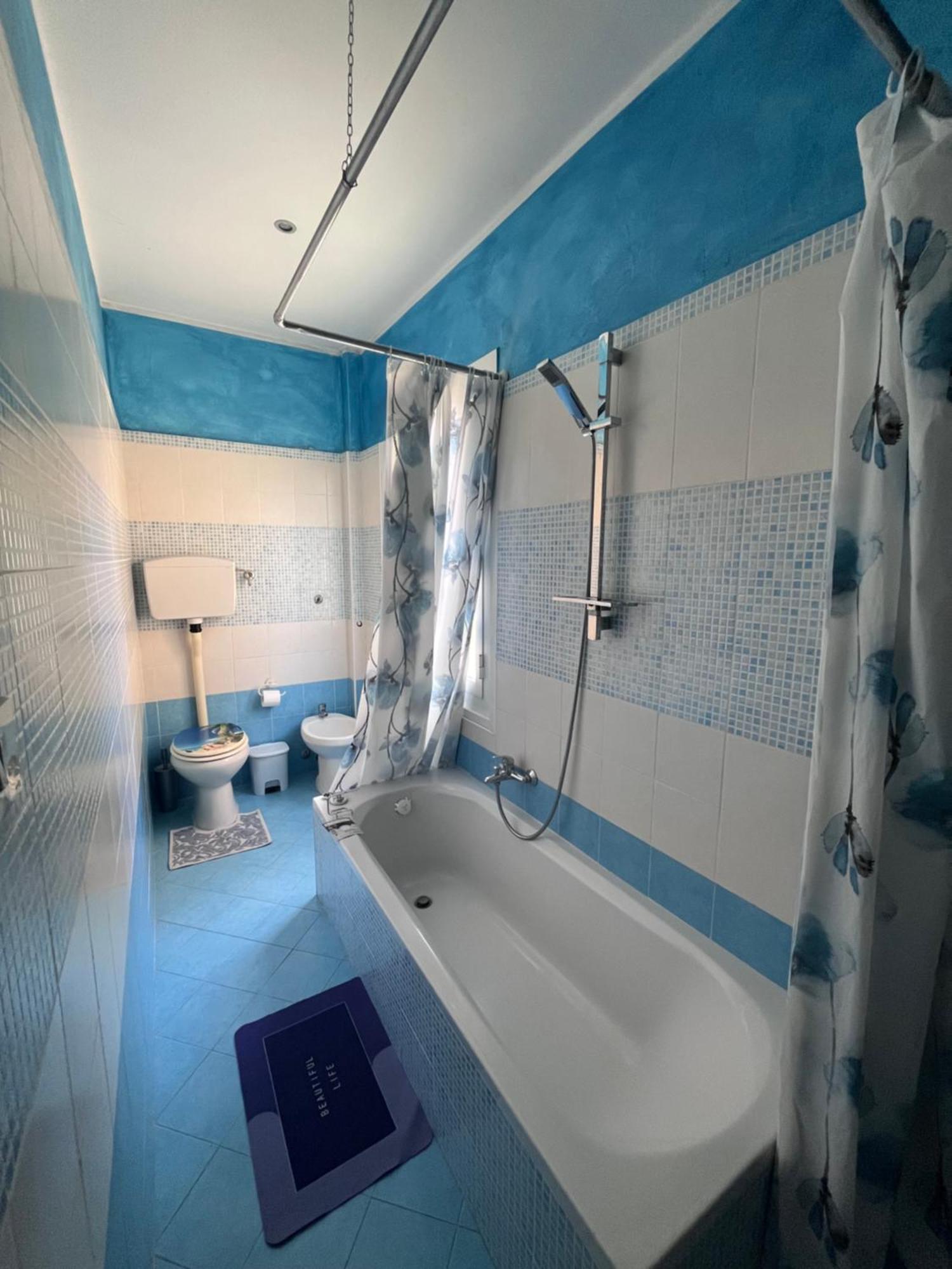 Hotel La Casa Del Giglio Albenga Esterno foto